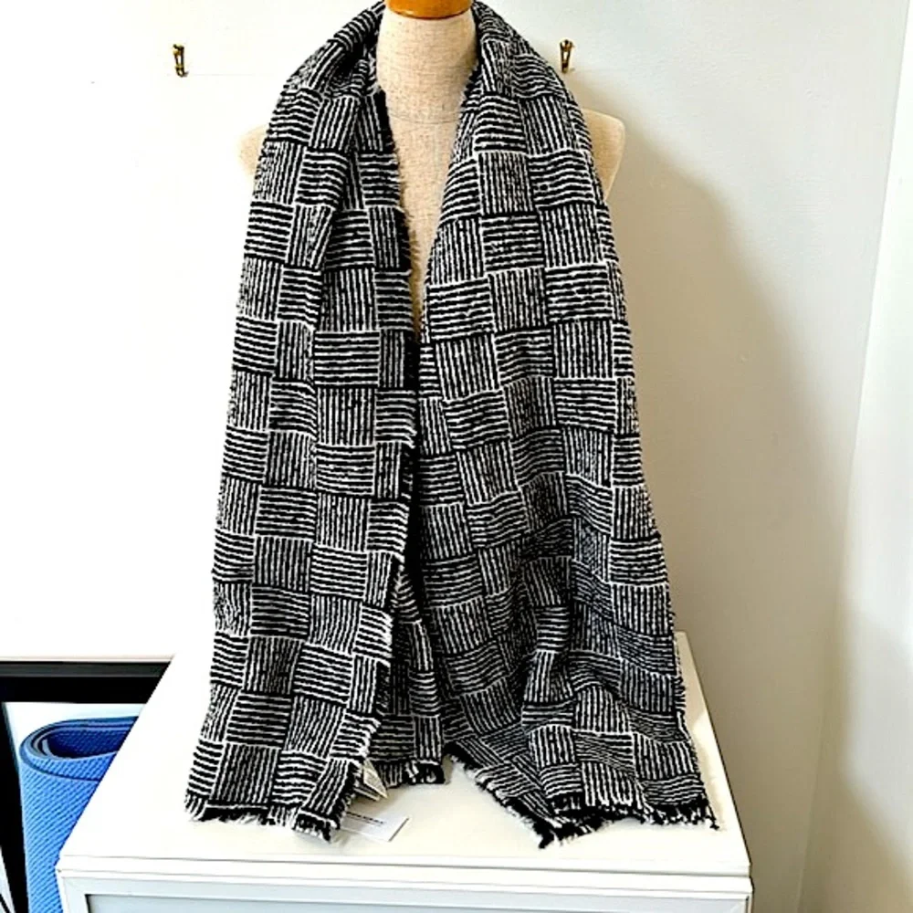 NWT! Banana Republic Winter Scarf!!!